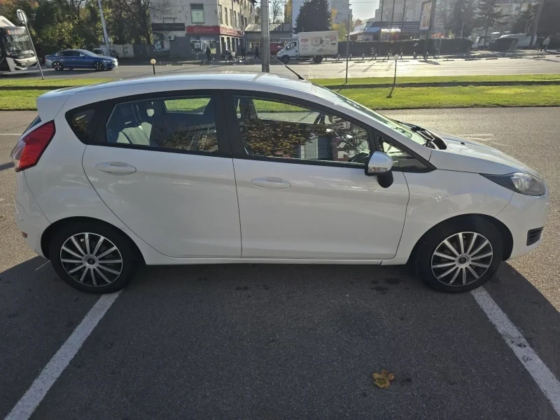 Ford Fiesta, снимка 2 - Автомобили и джипове - 54041833