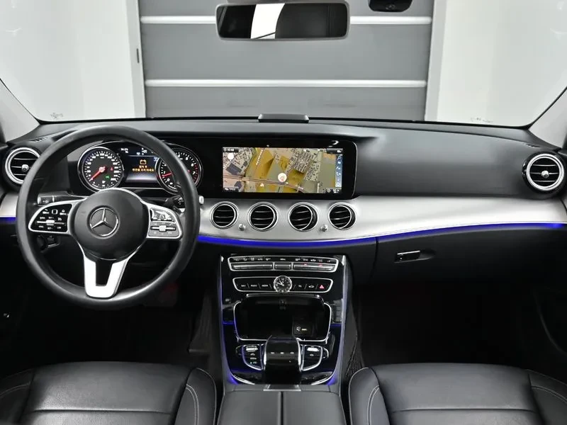Mercedes-Benz E 300 Avantgarde, снимка 7 - Автомобили и джипове - 56018761