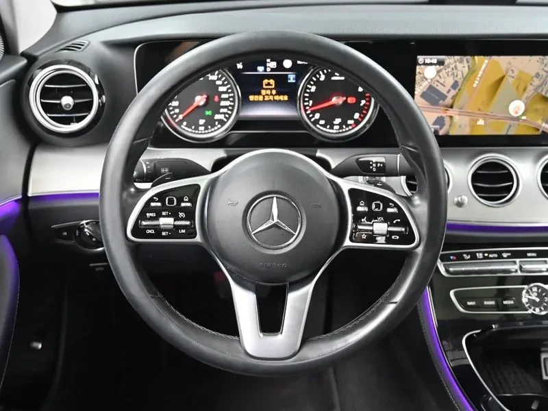 Mercedes-Benz E 300 Avantgarde, снимка 13 - Автомобили и джипове - 56018761
