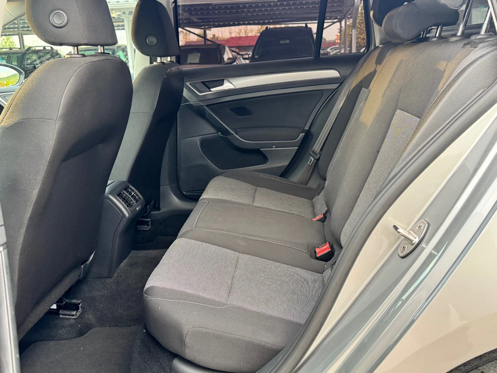 VW Golf 1.6TDI  - изображение 8
