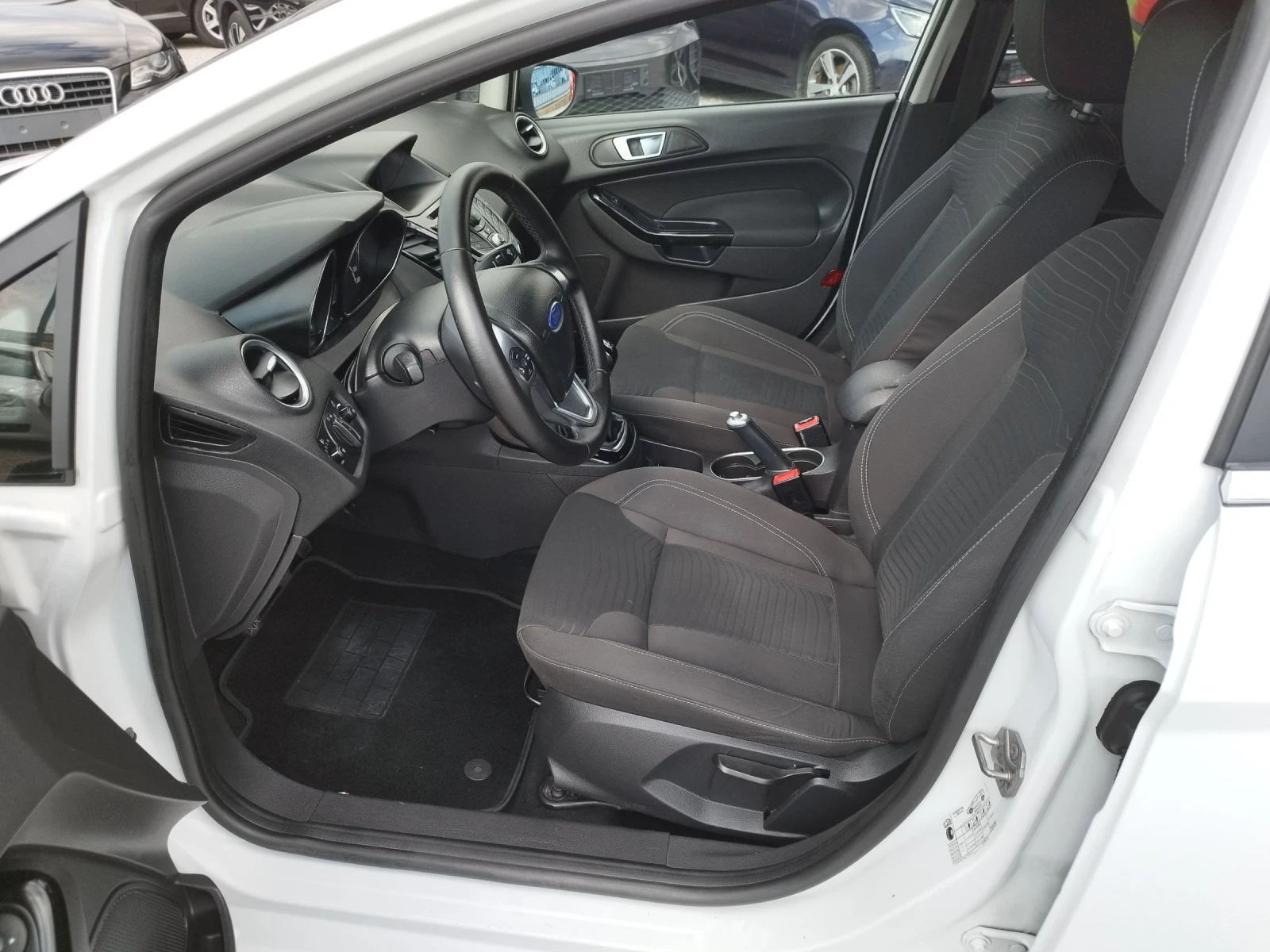 Ford Fiesta 1.5TDCI 75кс.TITANIUM - изображение 9