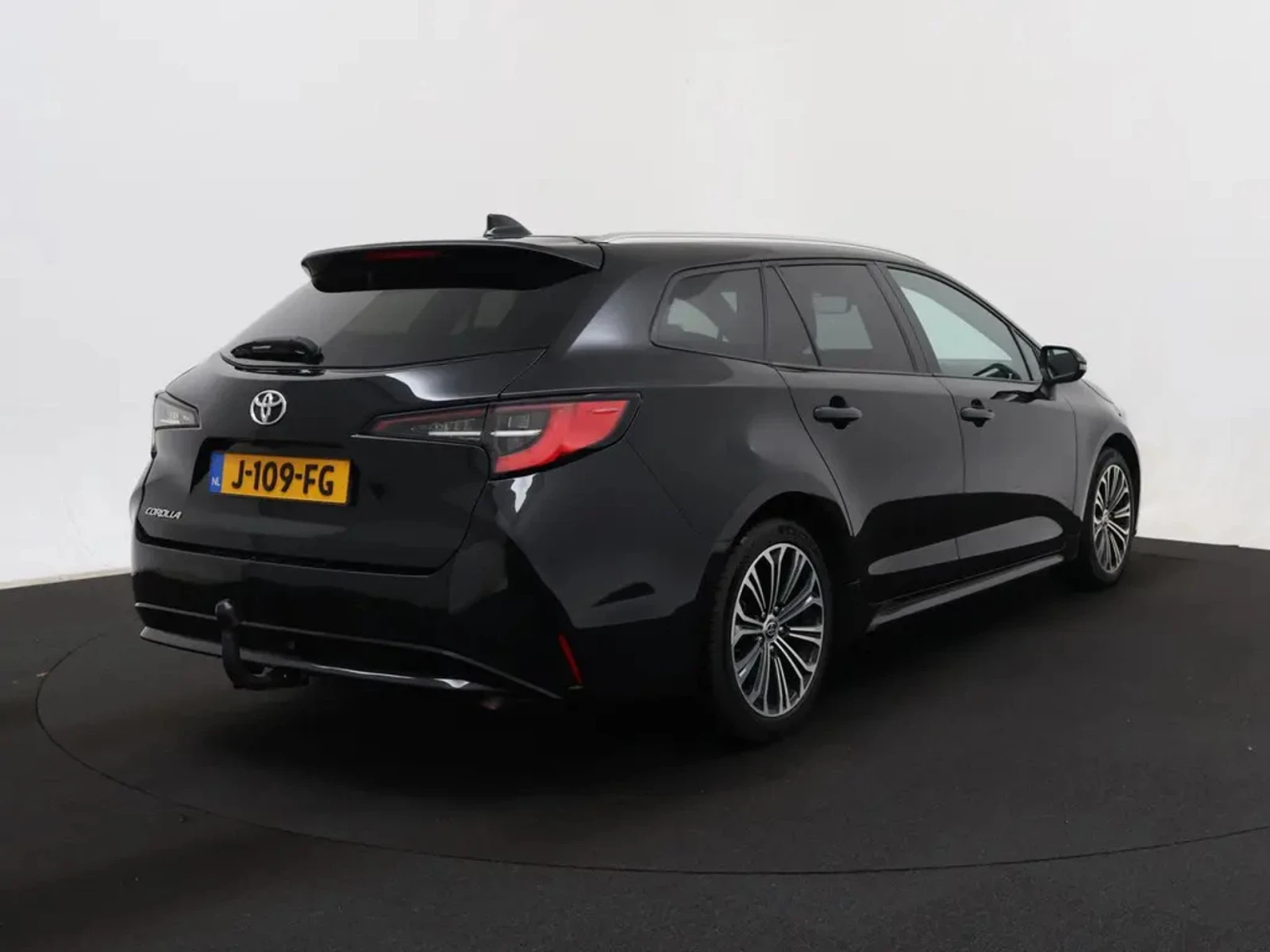 Toyota Corolla Executive Plus/ Гаранция до 2030г. - изображение 2