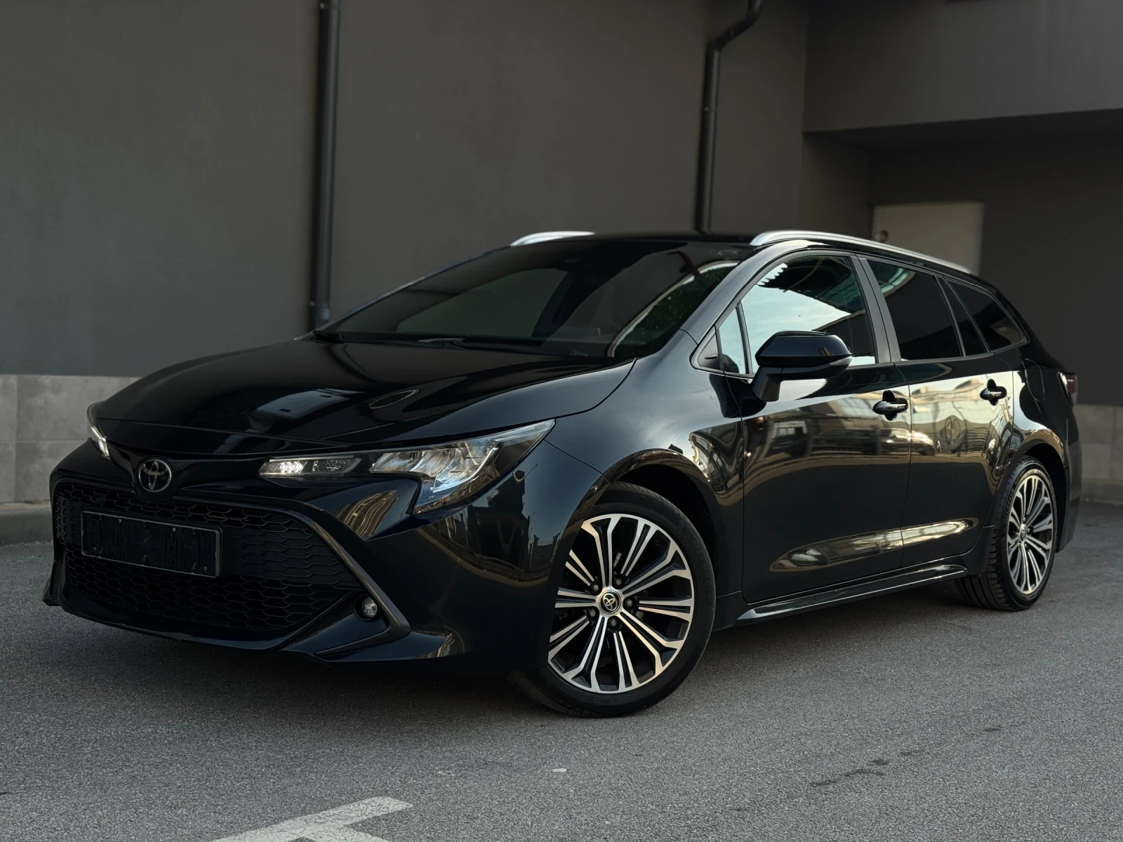 Toyota Corolla Executive Plus/   2030. | Mobile.bg   1