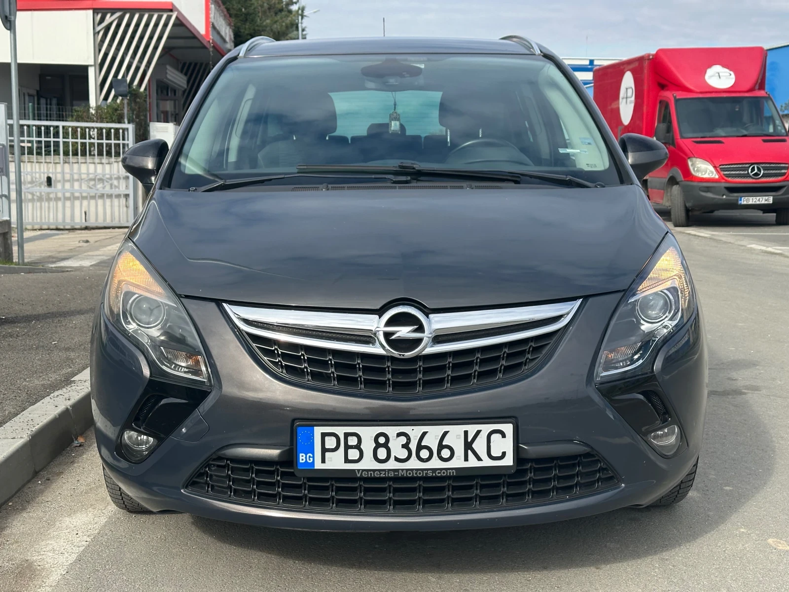 Opel Zafira Tourer Cosmo 1.6 CNG * Климатроник * 7 места - изображение 2