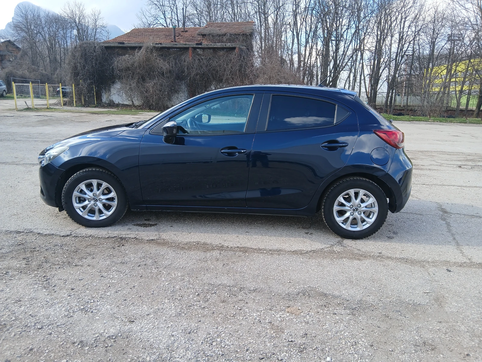 Mazda 2 SKYACTIV1.5D ;ОБСЛУЖЕНА EURO6;НОВ ВНОС , снимка 8 - Автомобили и джипове - 53154280