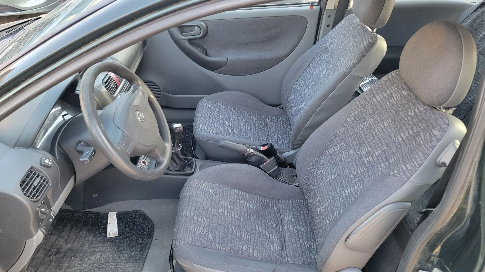 Opel Corsa 1000 кубика с газ и климатик., снимка 16 - Автомобили и джипове - 53839708