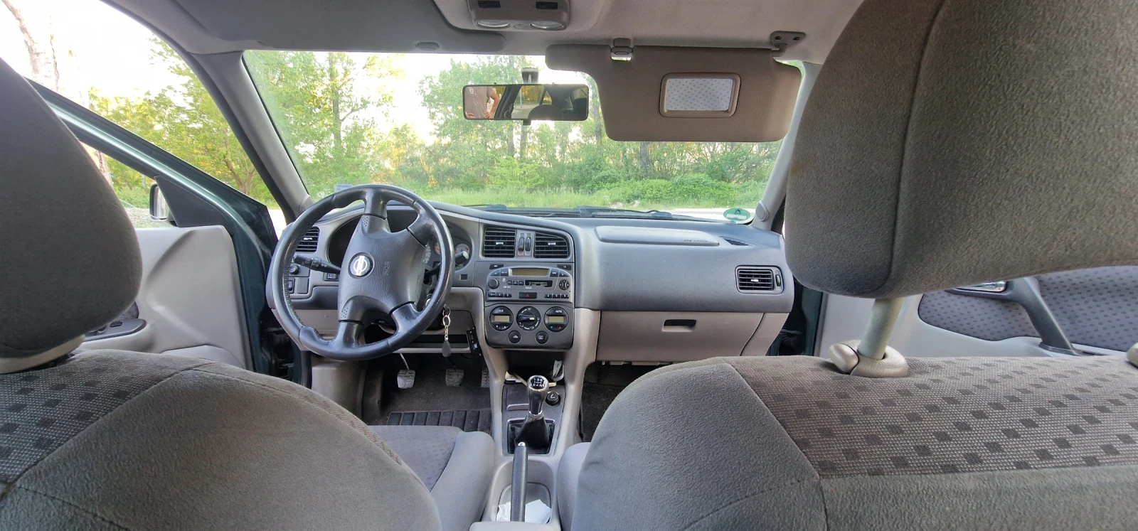 Nissan Primera 1.8i, снимка 4 - Автомобили и джипове - 54429615