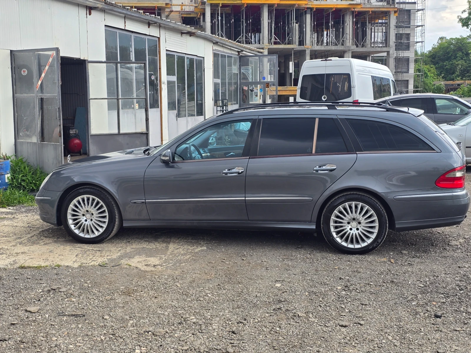 Mercedes-Benz E 320, снимка 2 - Автомобили и джипове - 54739128