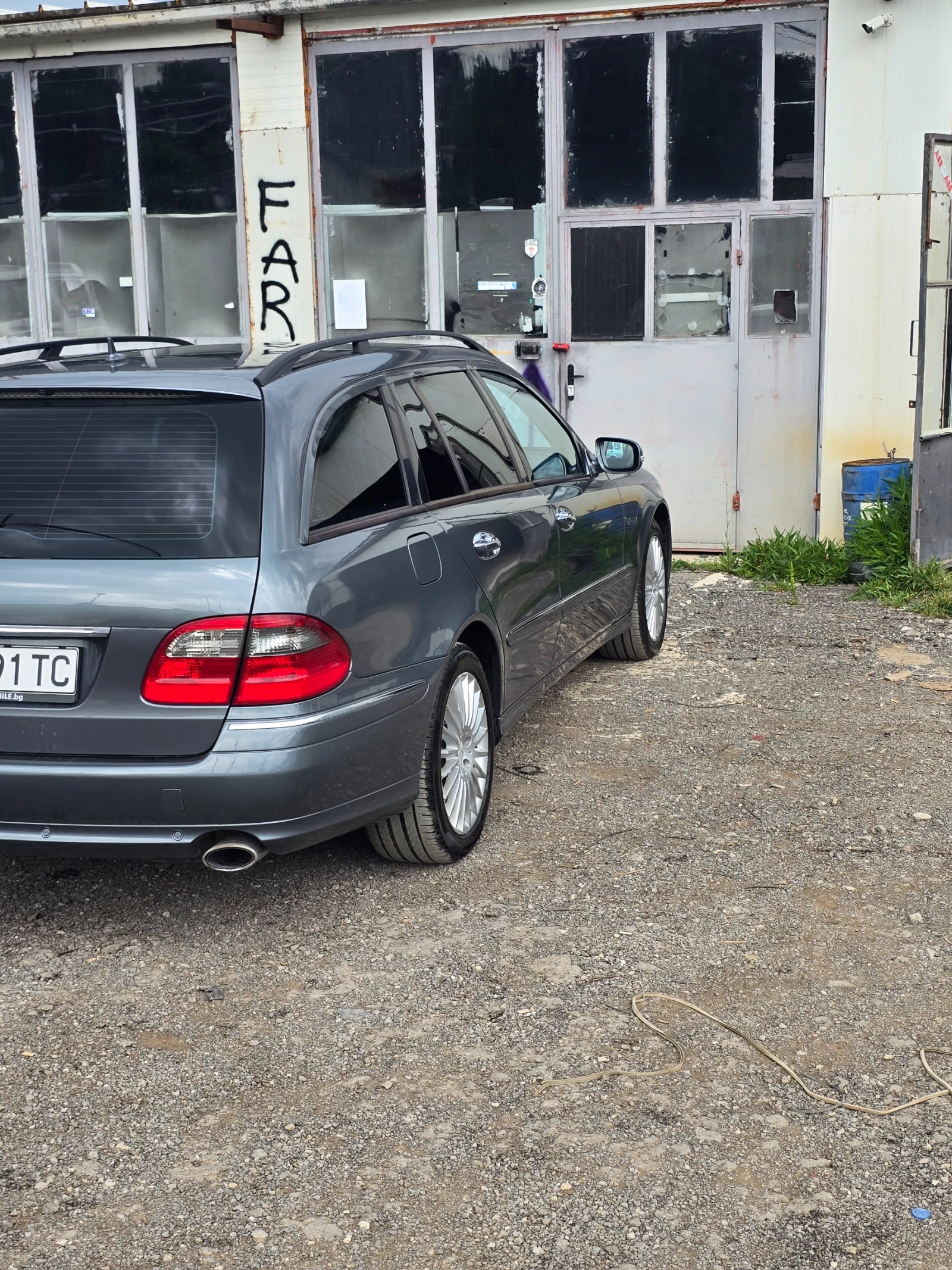 Mercedes-Benz E 320, снимка 17 - Автомобили и джипове - 54739128