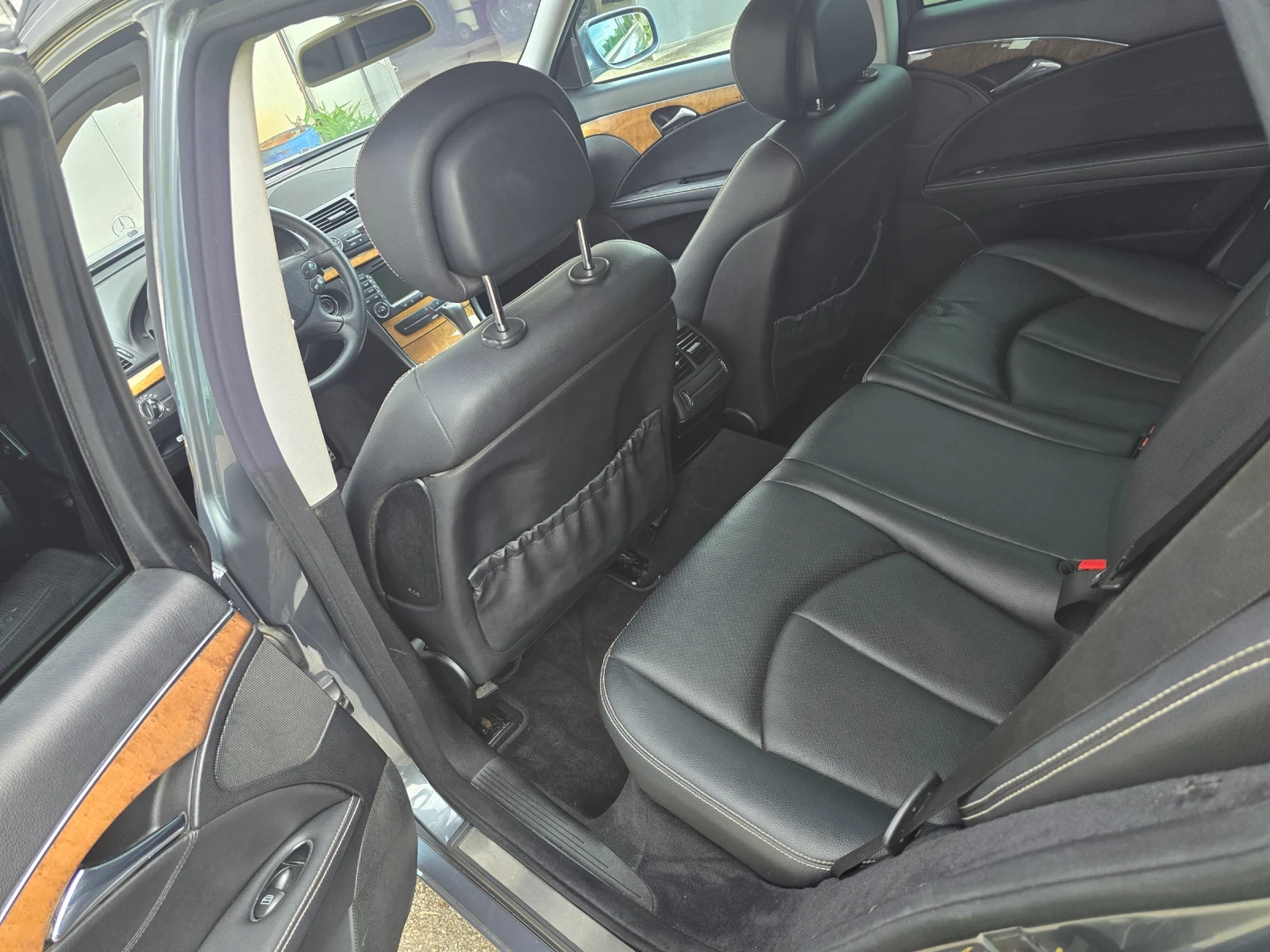 Mercedes-Benz E 320, снимка 9 - Автомобили и джипове - 54739128