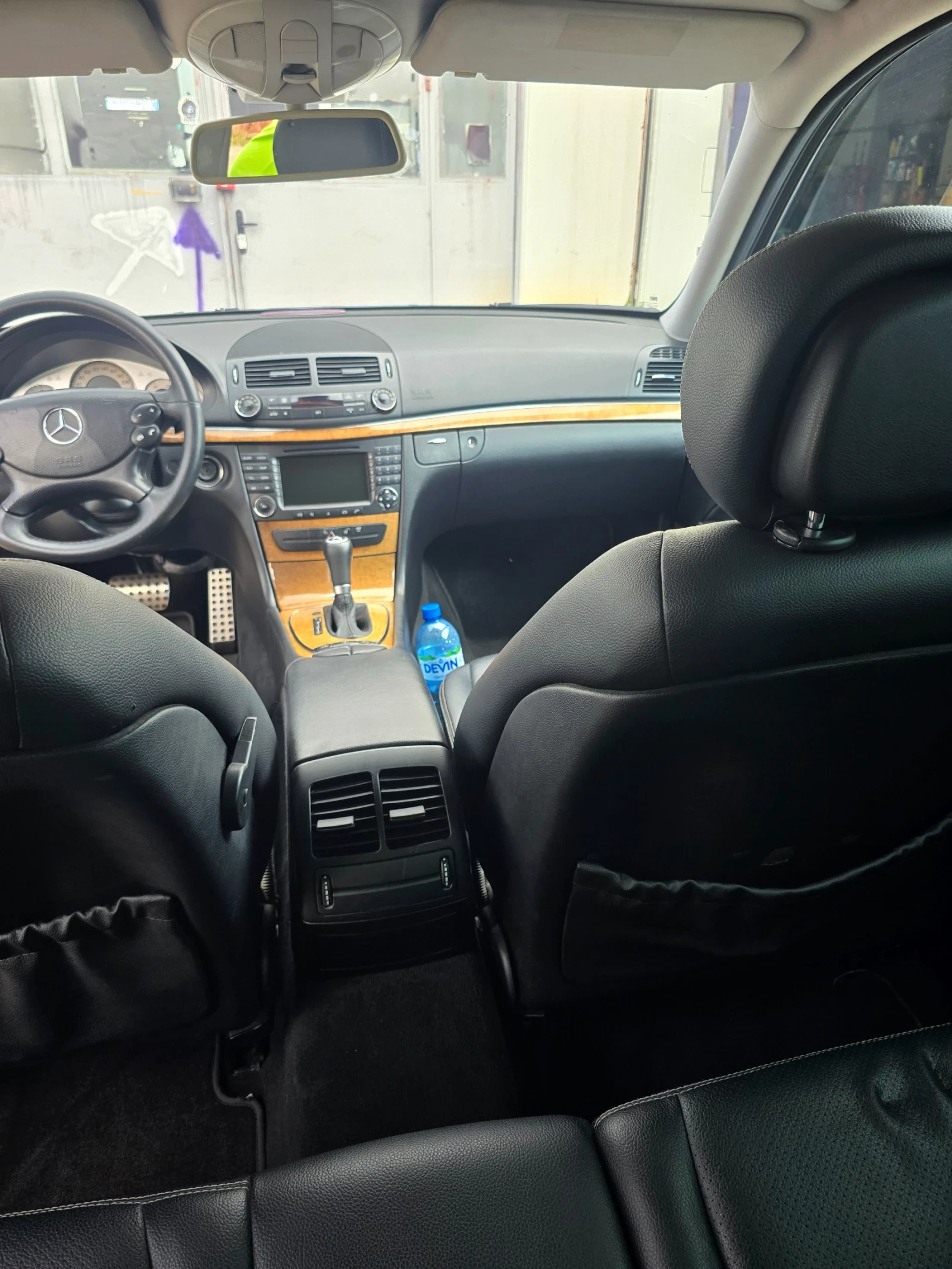 Mercedes-Benz E 320, снимка 8 - Автомобили и джипове - 54739128