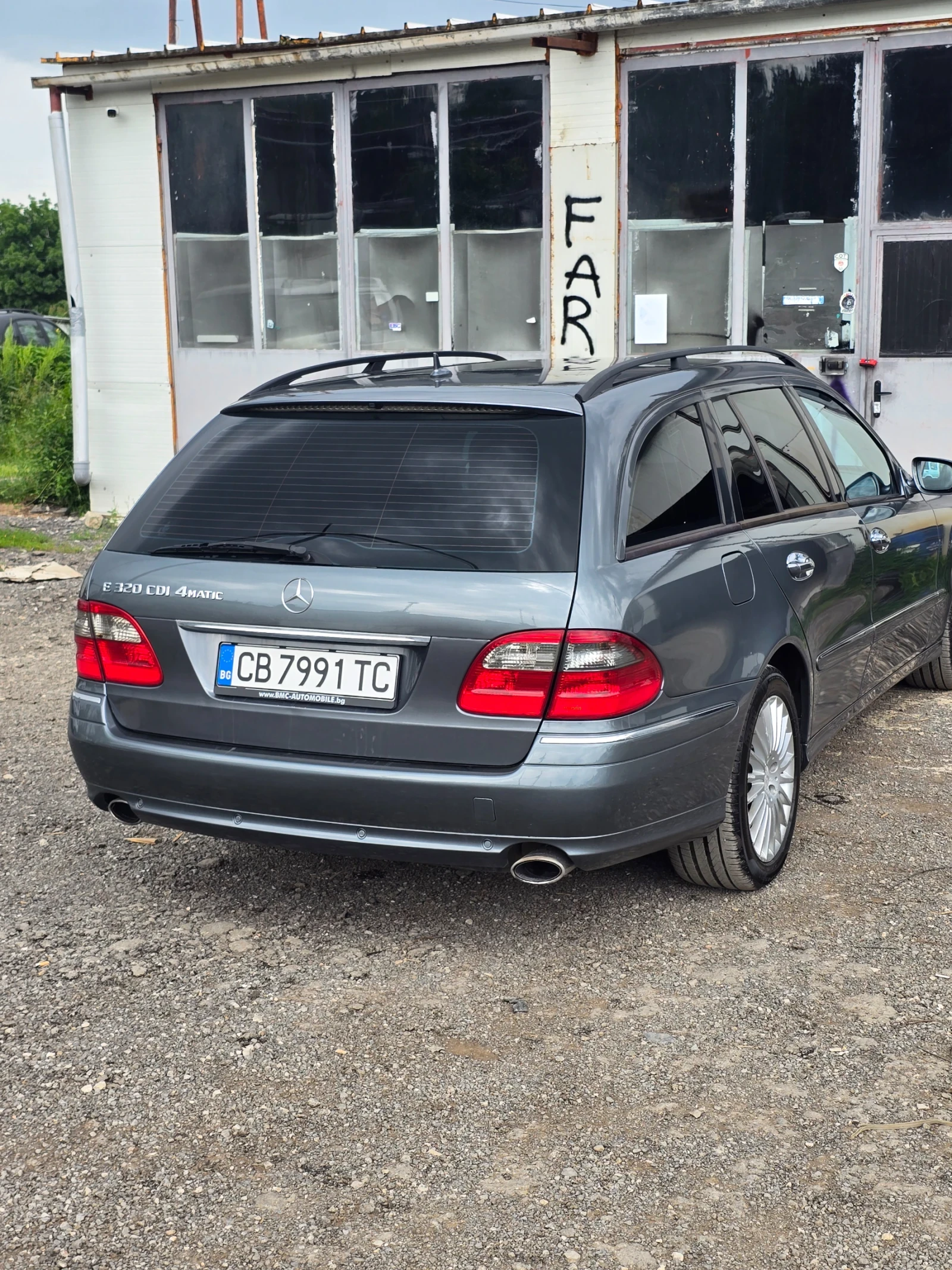 Mercedes-Benz E 320, снимка 3 - Автомобили и джипове - 54739128