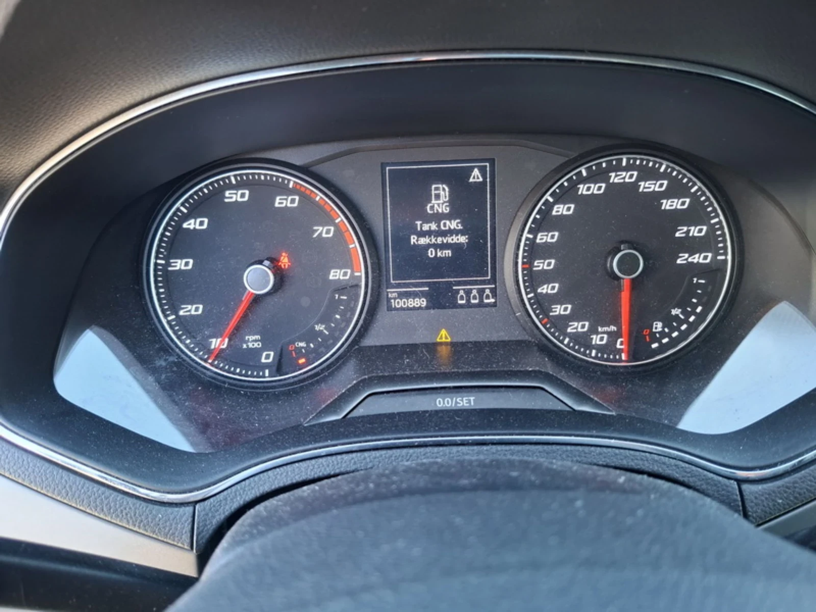 Seat Ibiza 1.0 TSI | CNG заводски метан | 101000км, снимка 8 - Автомобили и джипове - 54745500