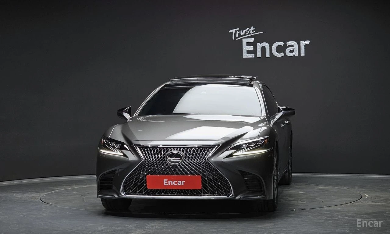 Lexus LS 500 5th GEN* 3.5* LUXURARY* AWD* ПОДГРЕВ* ОБДУХВАНЕ* , снимка 2 - Автомобили и джипове - 54781592