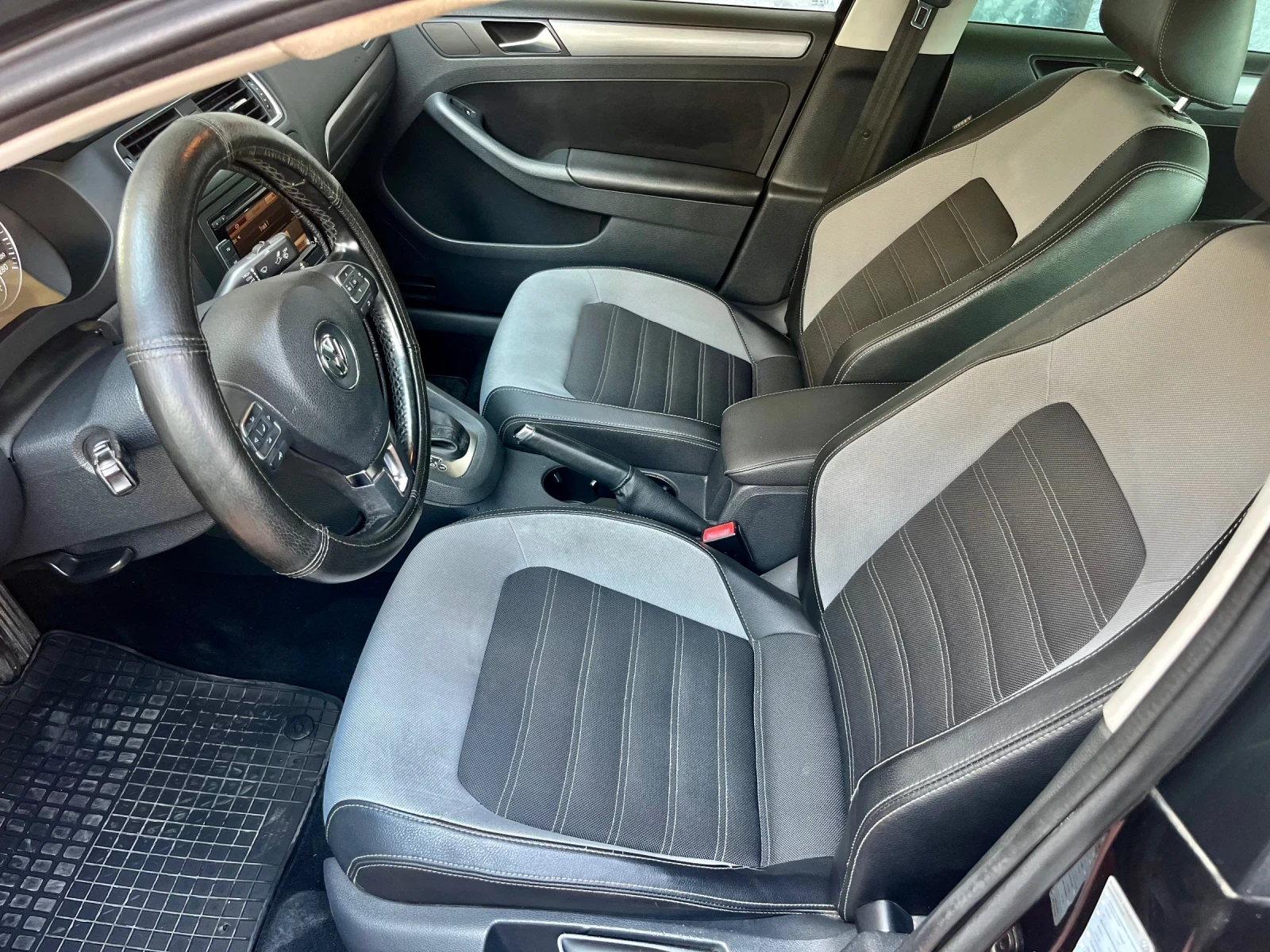 VW Jetta, снимка 8 - Автомобили и джипове - 55353066