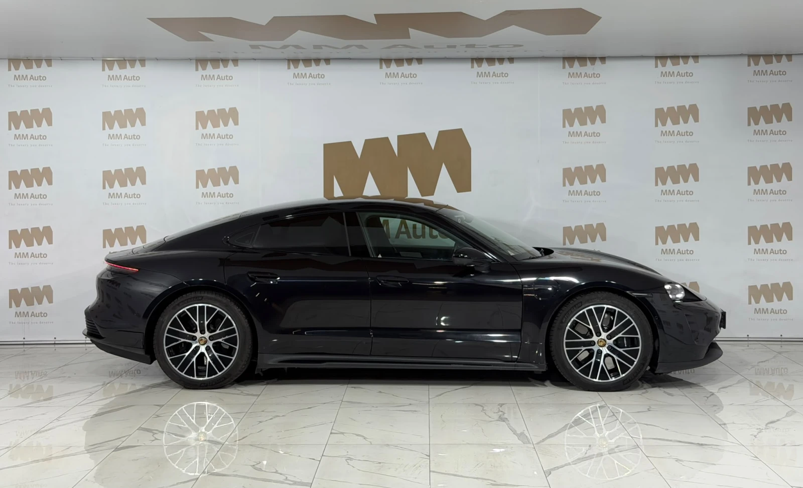 Porsche Taycan 4S PerformancePlus* 360* Pano* Lift* BOSE* Chrono, снимка 2 - Автомобили и джипове - 55360733