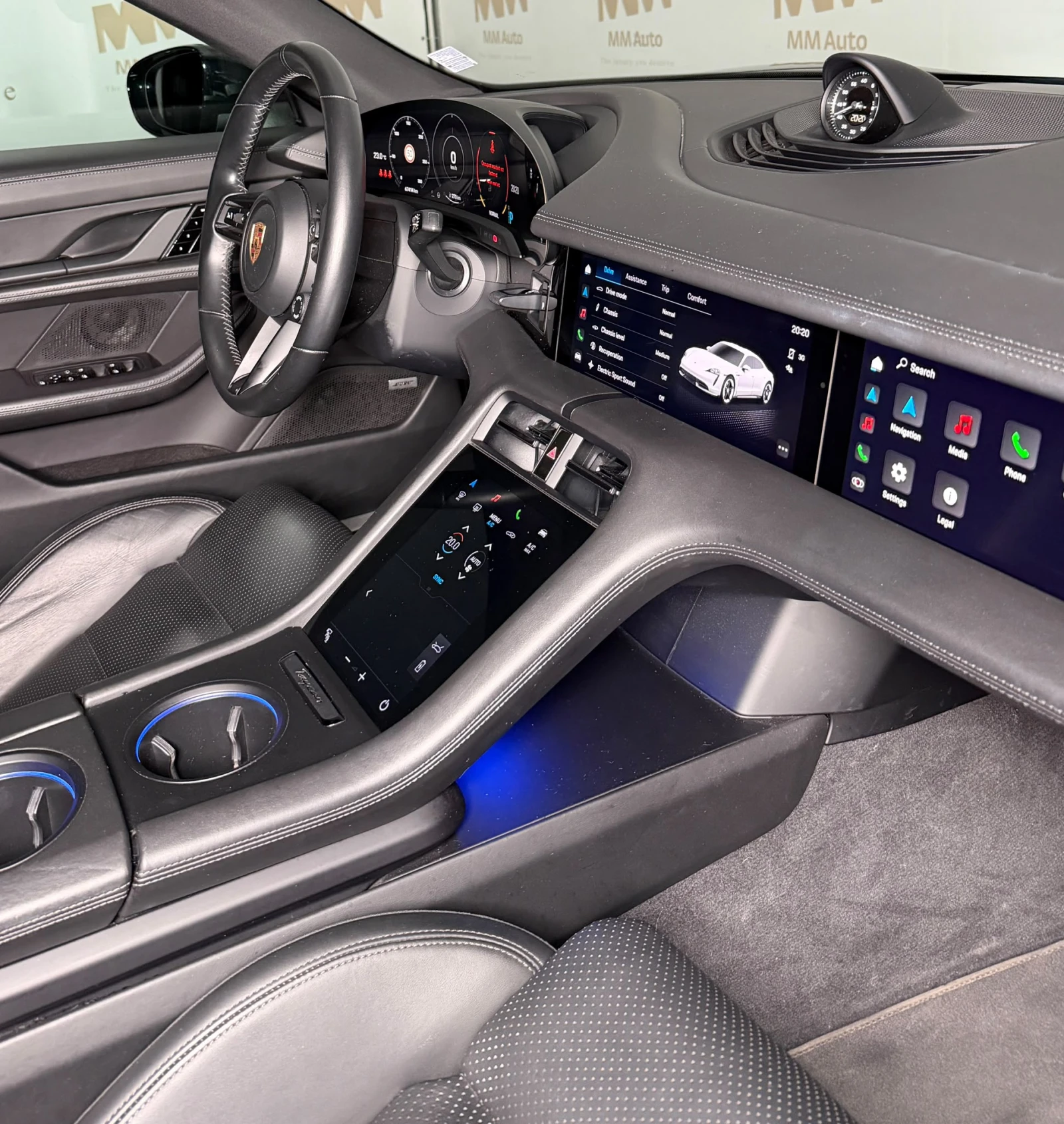 Porsche Taycan 4S PerformancePlus* 360* Pano* Lift* BOSE* Chrono, снимка 11 - Автомобили и джипове - 55360733