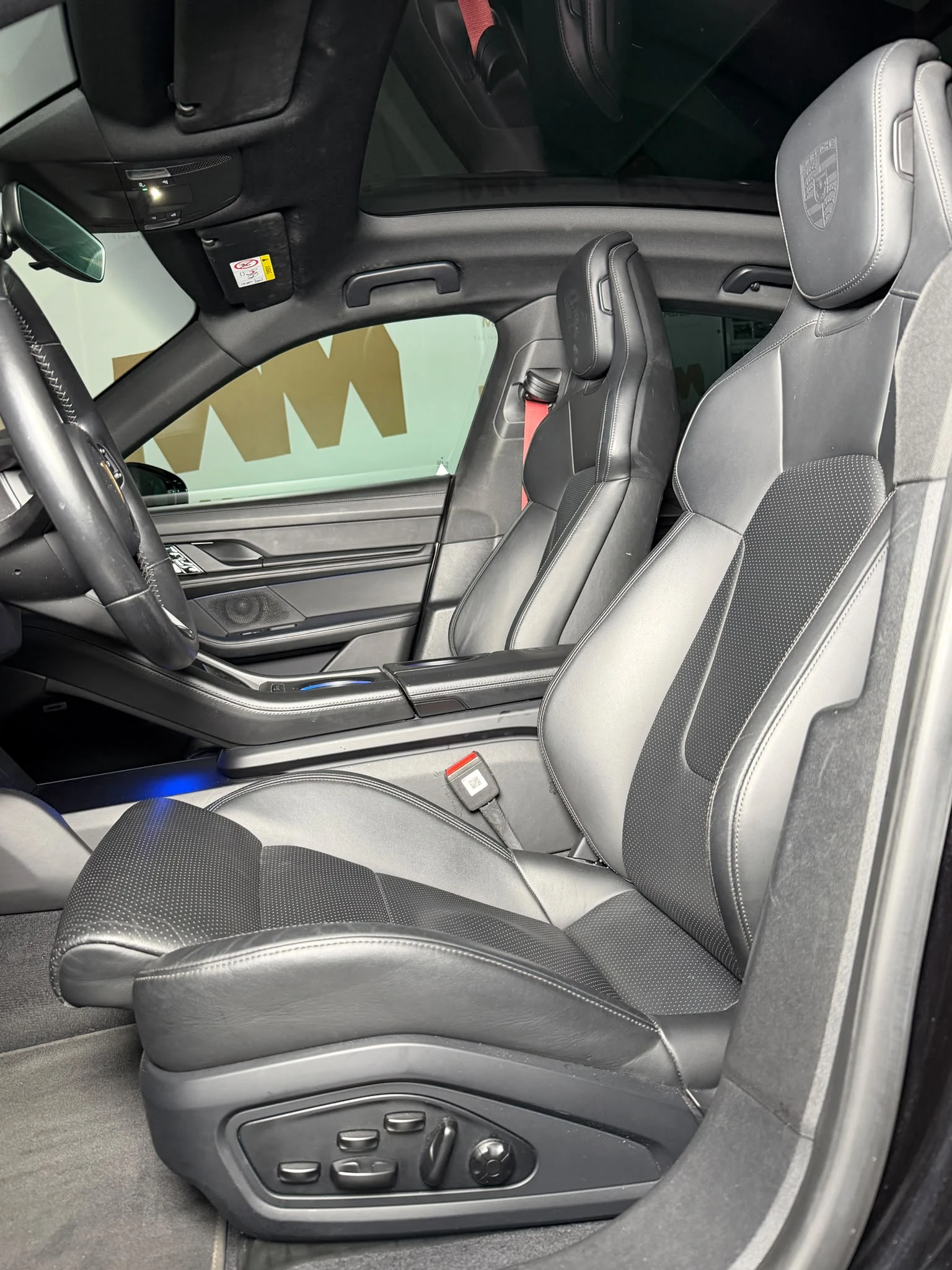 Porsche Taycan 4S PerformancePlus* 360* Pano* Lift* BOSE* Chrono, снимка 8 - Автомобили и джипове - 55360733