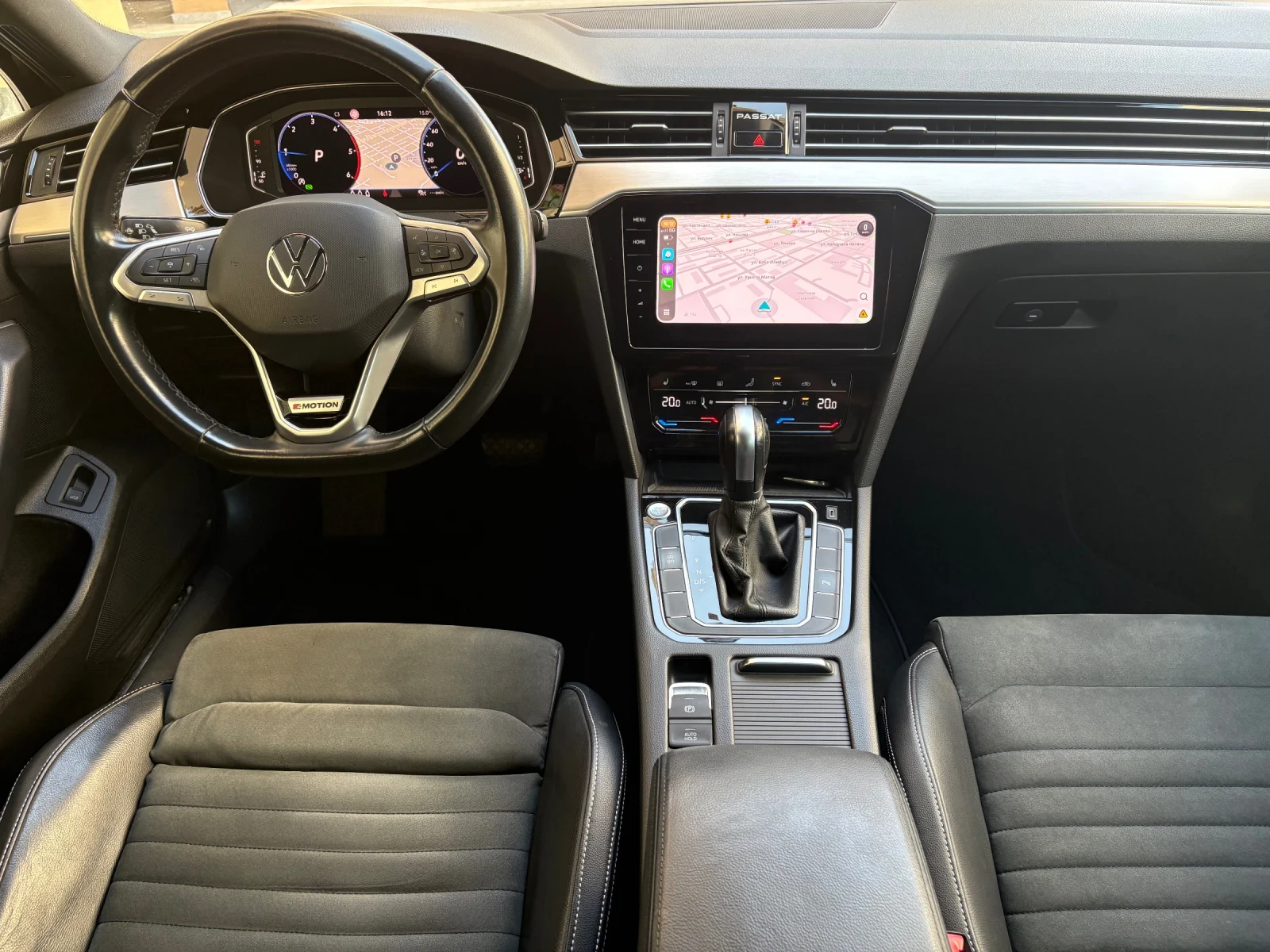 VW Passat Elegance, Digital, 4Motion, ACC, Сервизна История, снимка 11 - Автомобили и джипове - 55644376