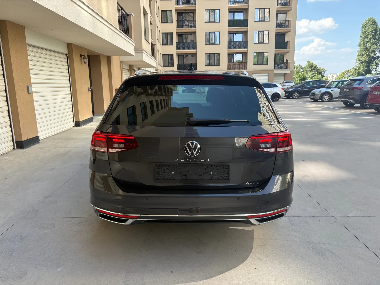 VW Passat Elegance, Digital, 4Motion, ACC, Сервизна История, снимка 6 - Автомобили и джипове - 55644376