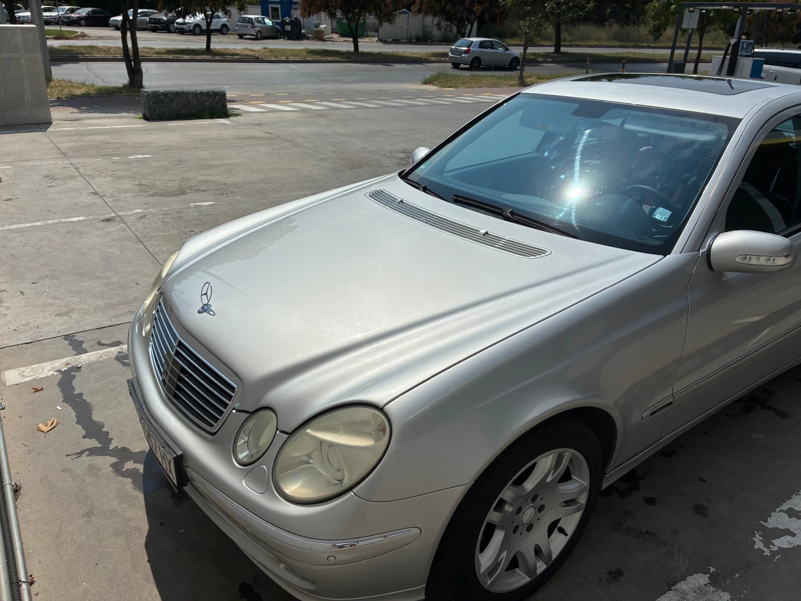Mercedes-Benz E 320 На задно с пружини, снимка 16 - Автомобили и джипове - 55793375