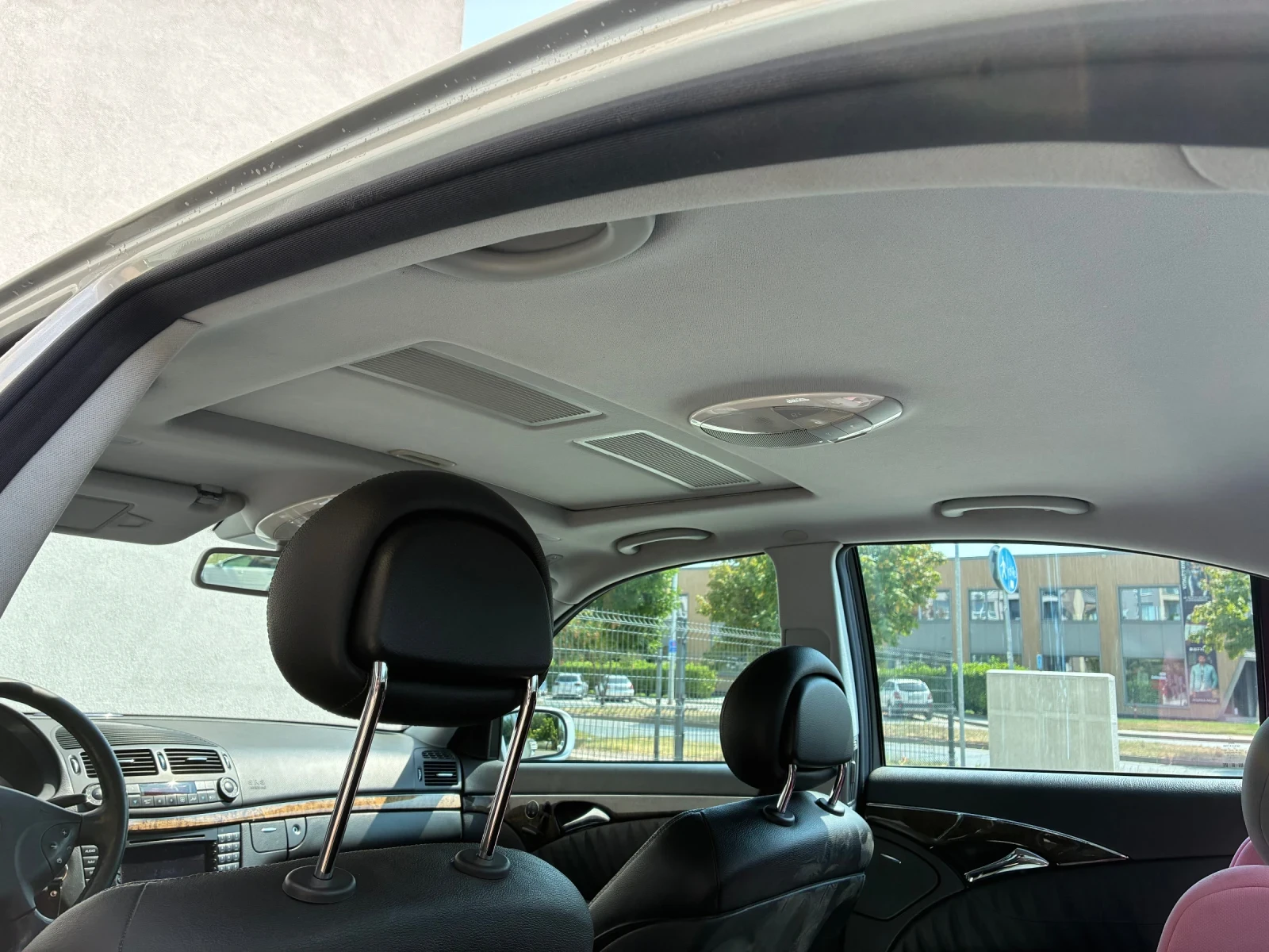 Mercedes-Benz E 320 На задно с пружини, снимка 10 - Автомобили и джипове - 55793375