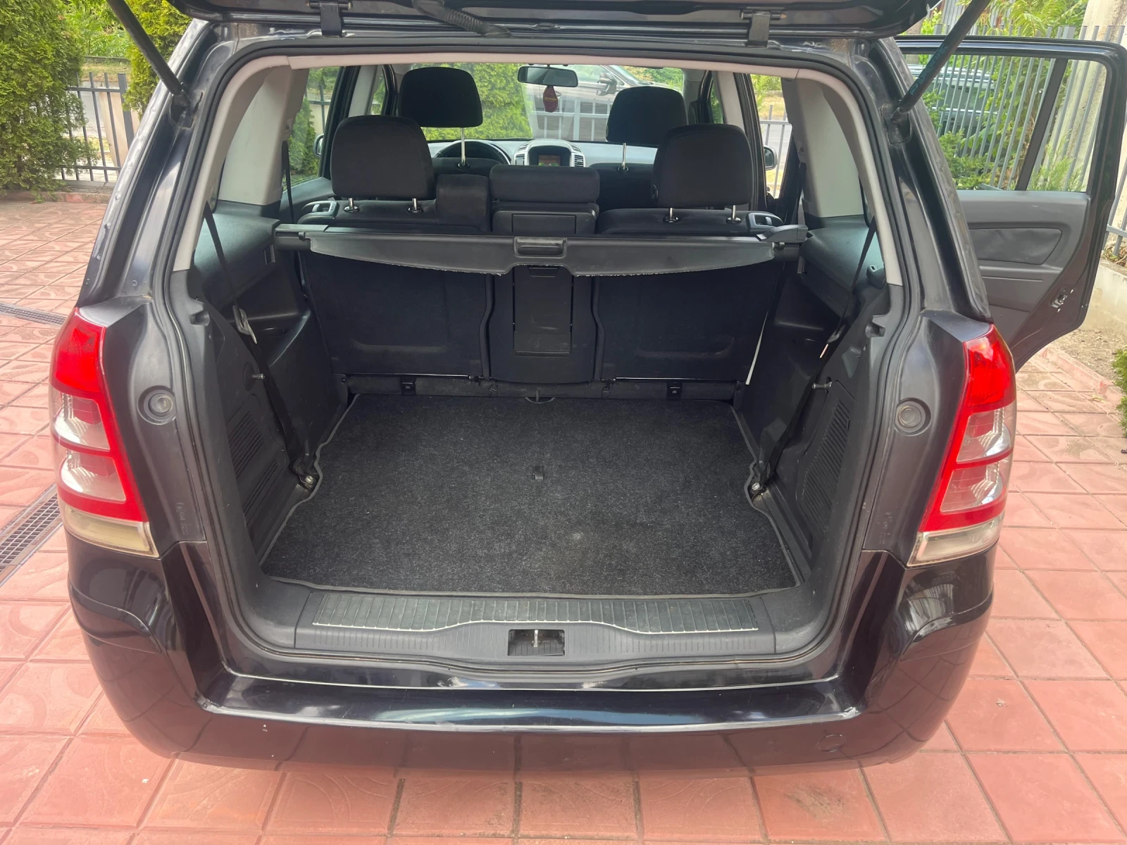 Opel Zafira 1.9 CDTI-100k.c-6 ck/7 бр Места-Вс Платено, снимка 15 - Автомобили и джипове - 55846531