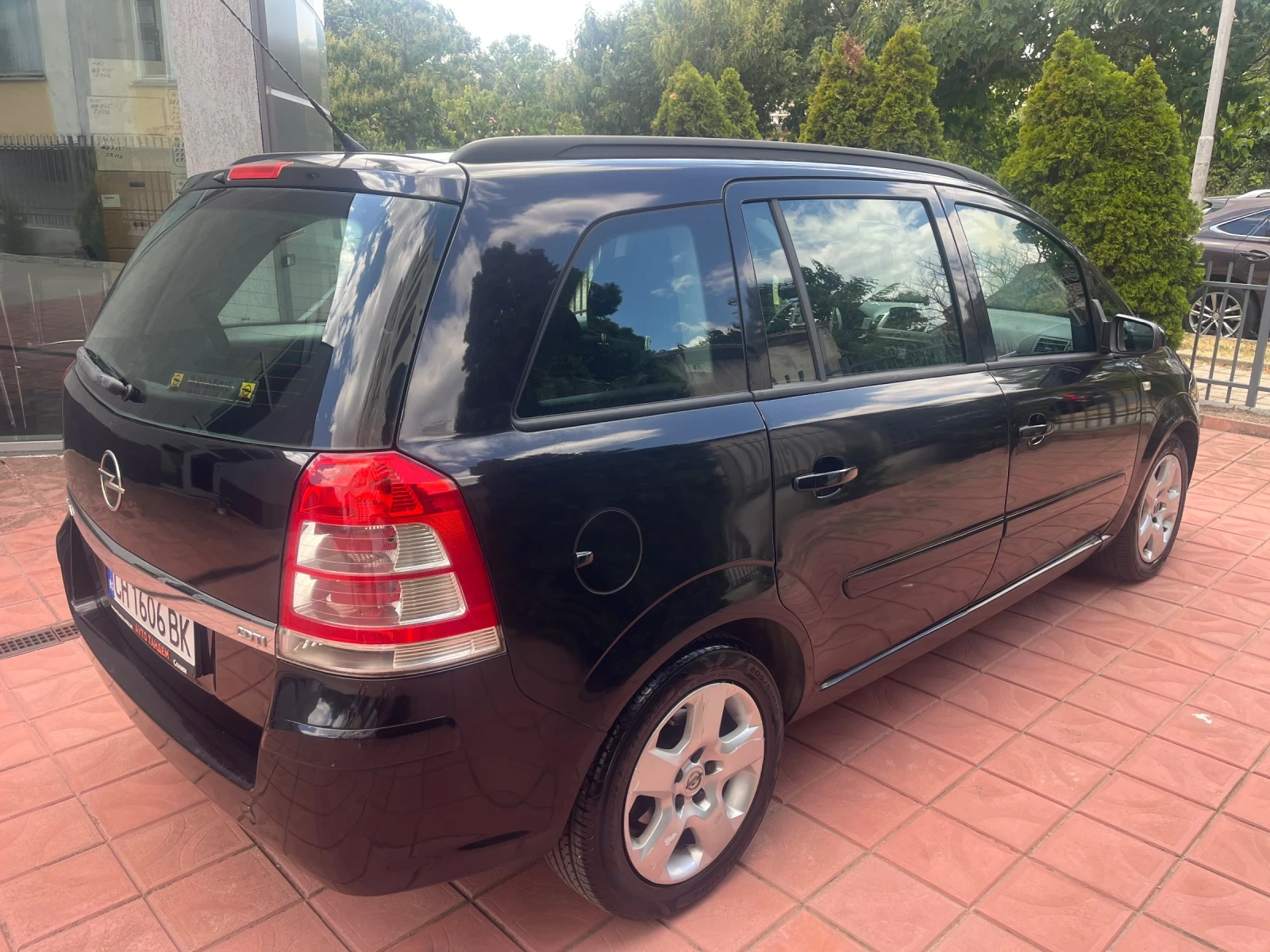 Opel Zafira 1.9 CDTI-100k.c-6 ck/7 бр Места-Вс Платено, снимка 4 - Автомобили и джипове - 55846531