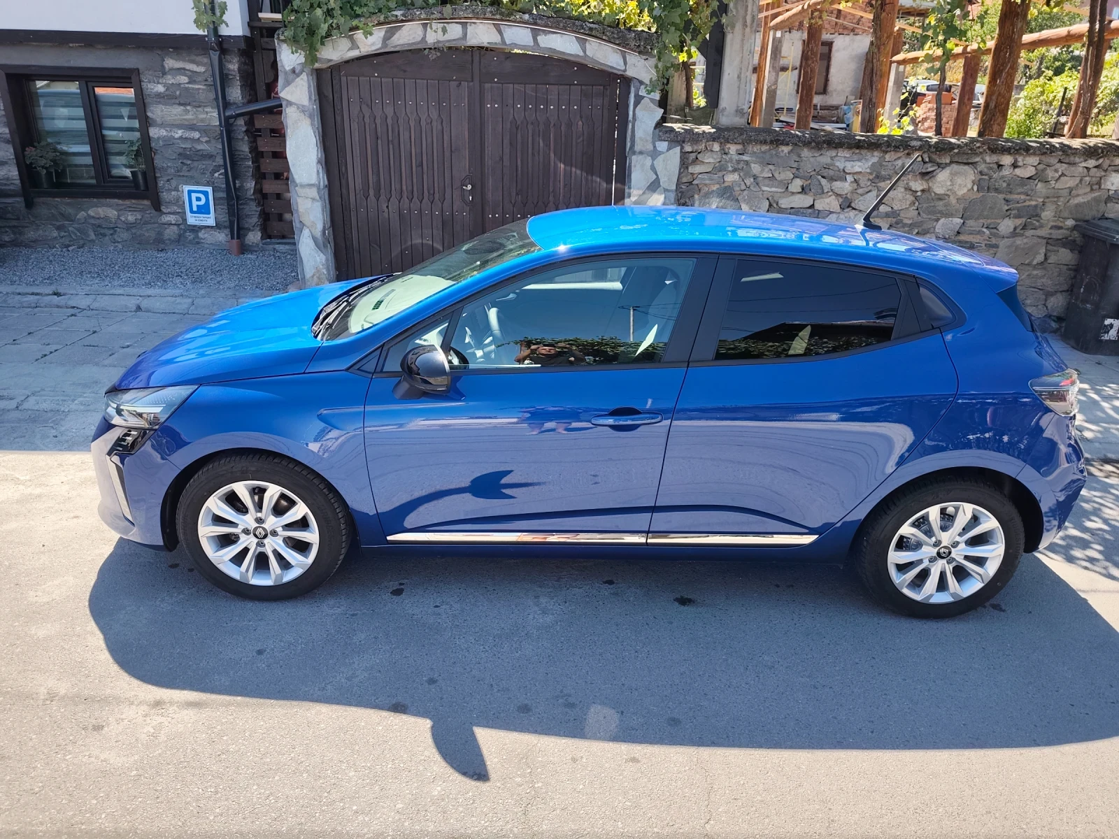 Renault Clio 1.0турбо бенз, снимка 5 - Автомобили и джипове - 56023229