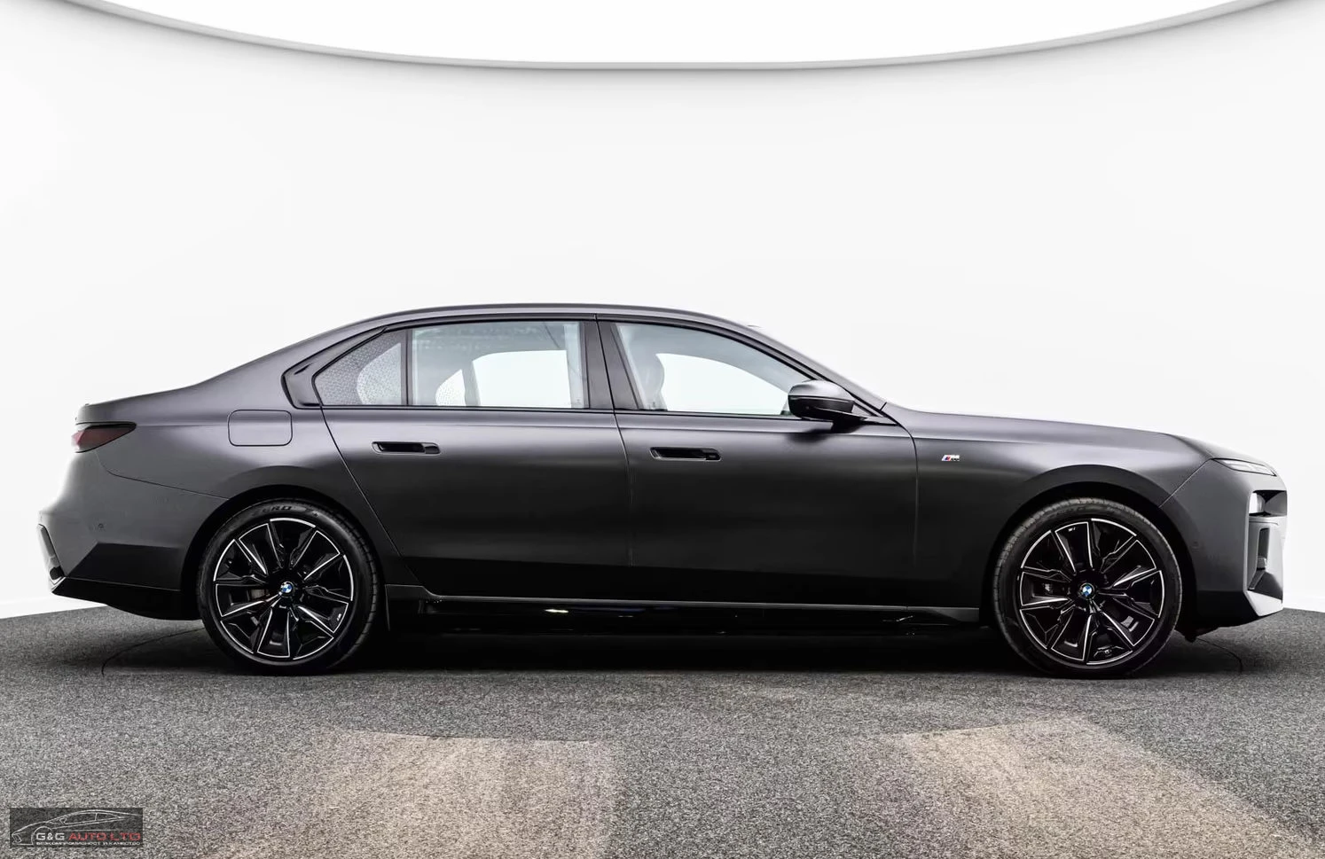 BMW i7 60/544HP/xDRIVE/B&W/M-SPORT/I-GLOW/360/SKY-LO/899z, снимка 6 - Автомобили и джипове - 56193585
