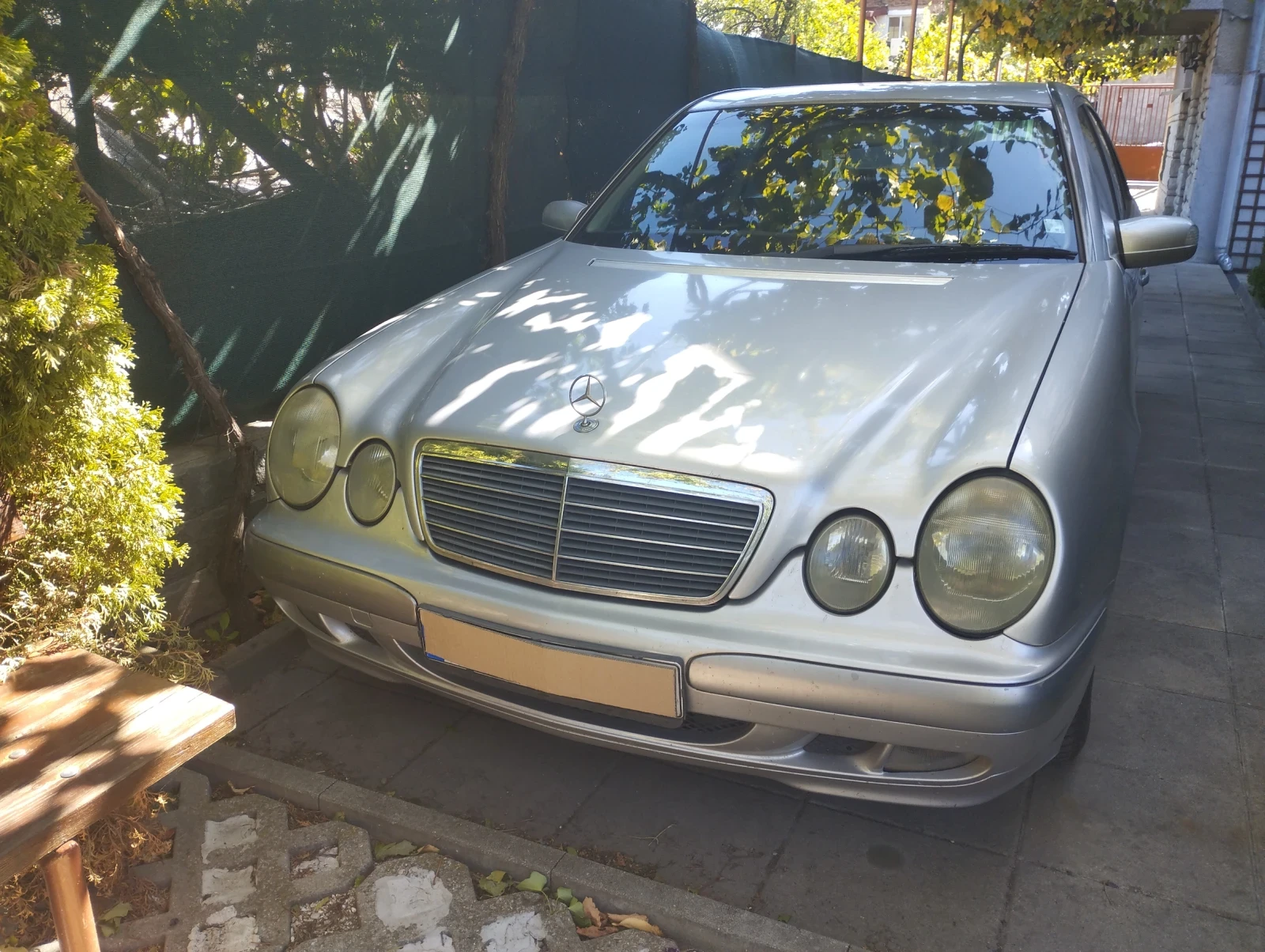 Mercedes-Benz E 220