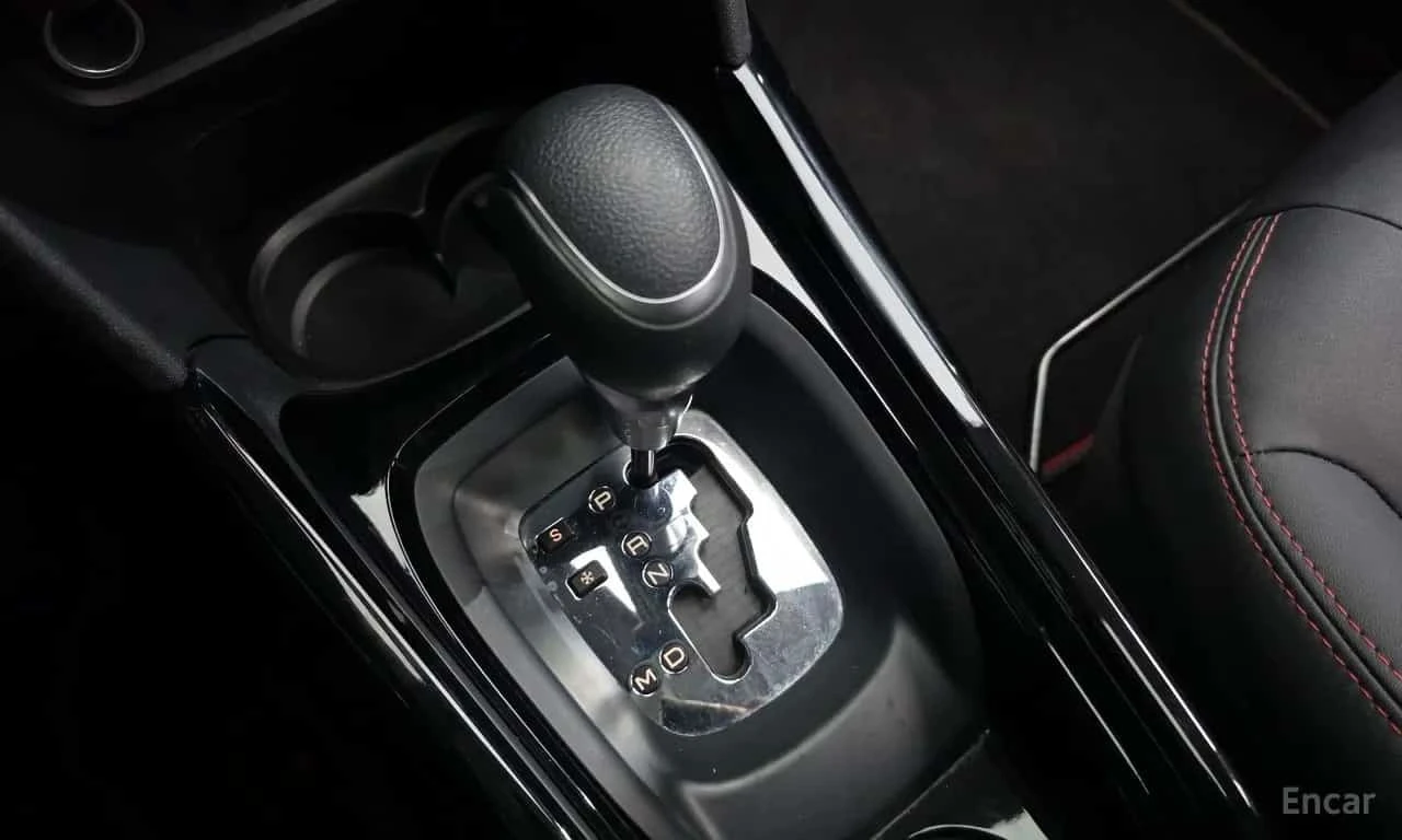 Peugeot 2008 * 1.5 BlueHDi GT Line/ФИНАНСИРАНЕ, снимка 9 - Автомобили и джипове - 56332051