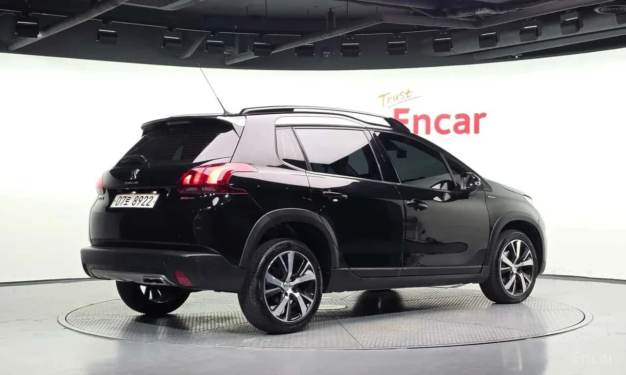 Peugeot 2008 * 1.5 BlueHDi GT Line/ФИНАНСИРАНЕ, снимка 2 - Автомобили и джипове - 56332051