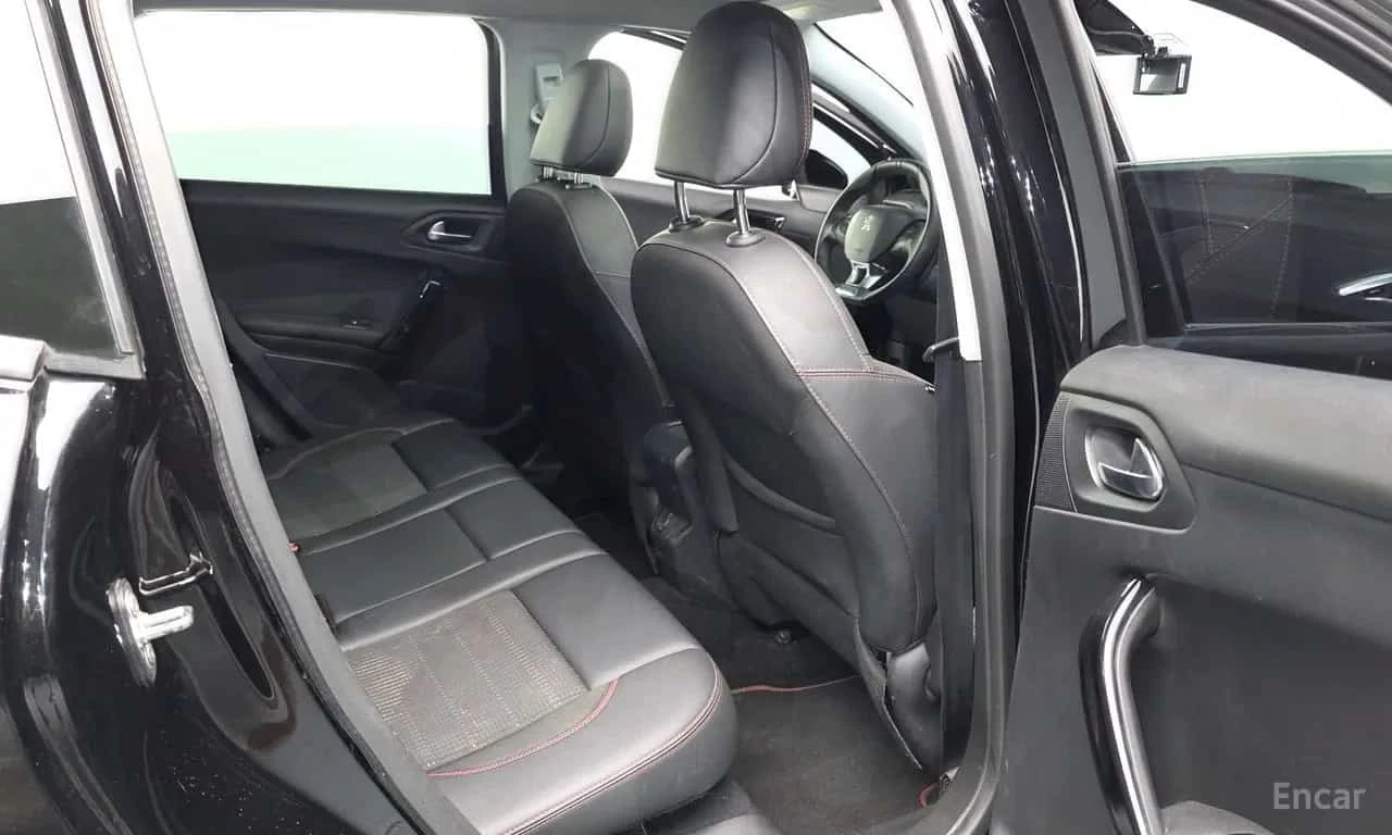 Peugeot 2008 * 1.5 BlueHDi GT Line/ФИНАНСИРАНЕ, снимка 12 - Автомобили и джипове - 56332051