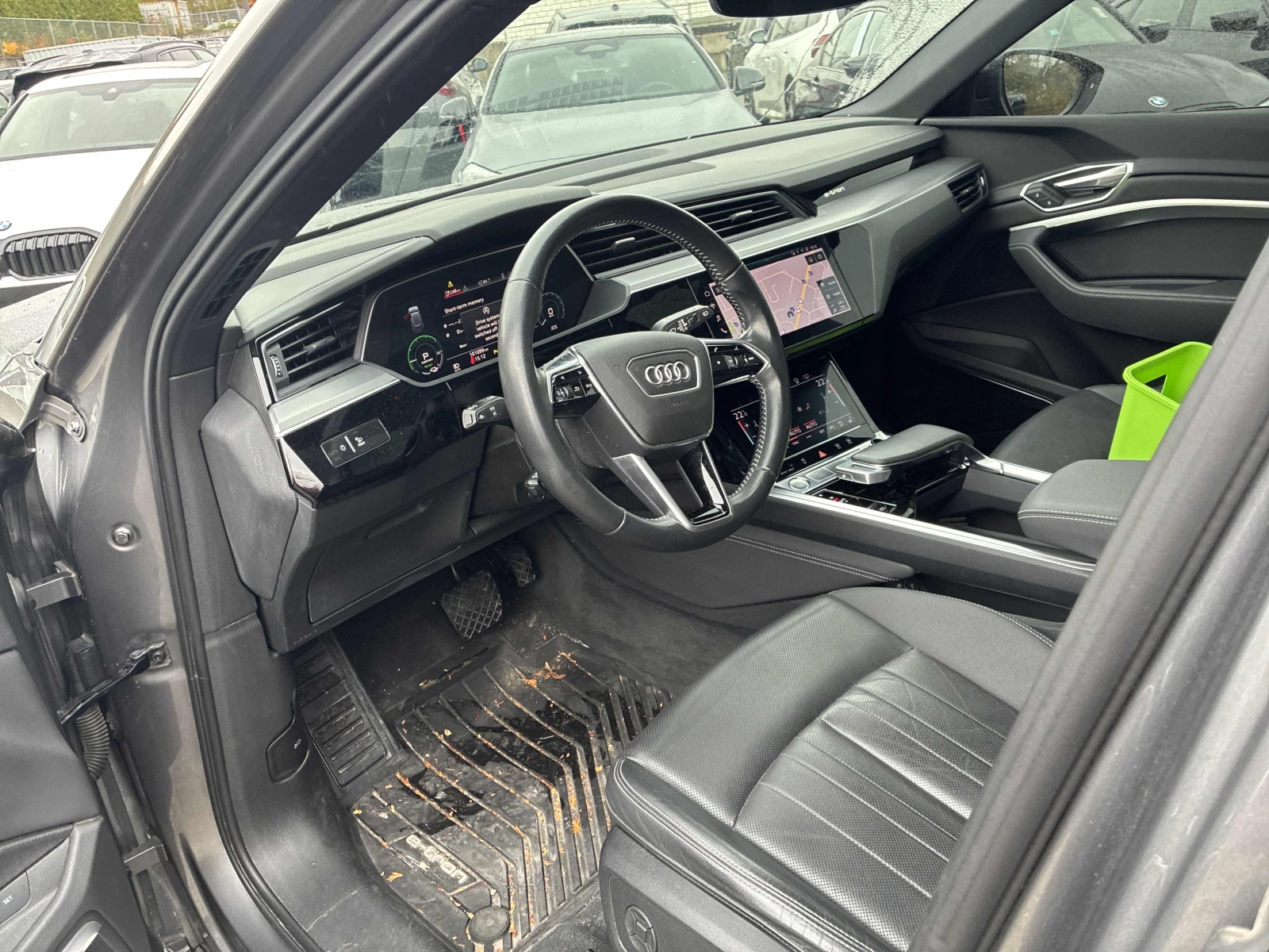 Audi E-Tron Technik / 360 / B&O / Carfax  /Лизинг, снимка 5 - Автомобили и джипове - 56557661