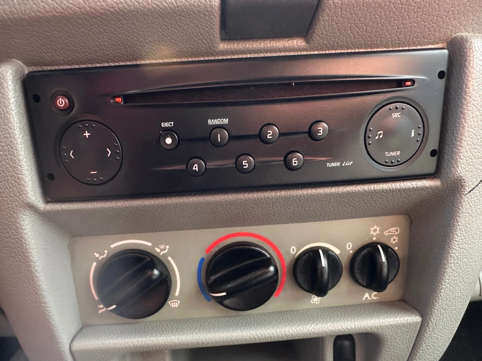 Renault Kangoo 1.5 DCI, снимка 13 - Автомобили и джипове - 56661721