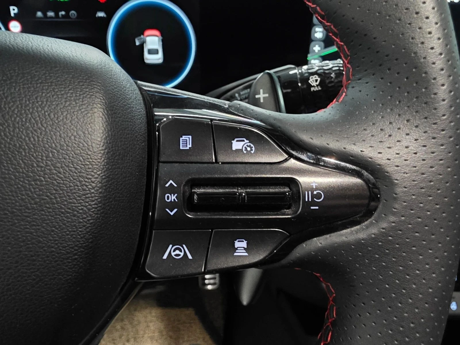 Hyundai Elantra, снимка 15 - Автомобили и джипове - 56711834