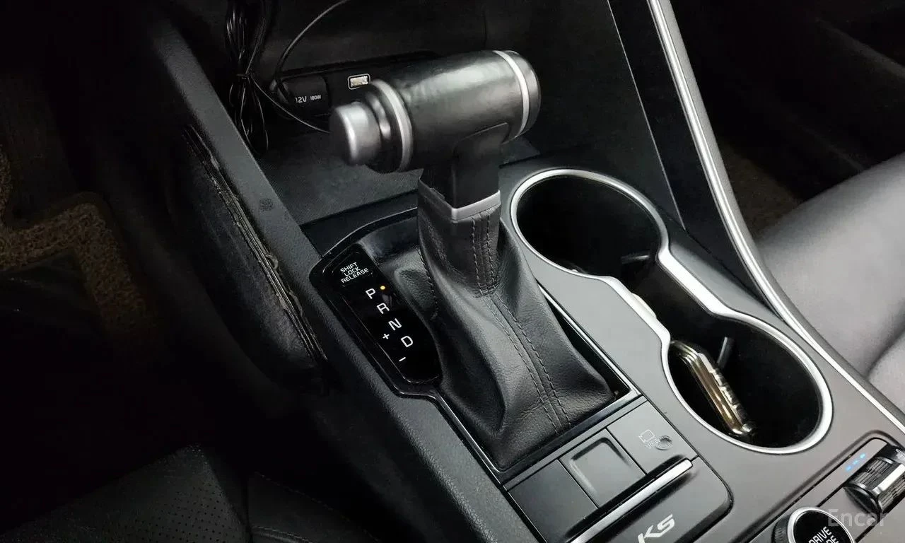 Kia K5, снимка 11 - Автомобили и джипове - 56736795