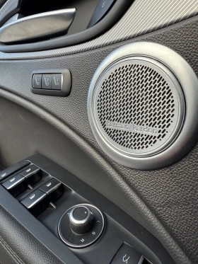 Alfa Romeo Stelvio Veloce 2.0 Q4, снимка 14