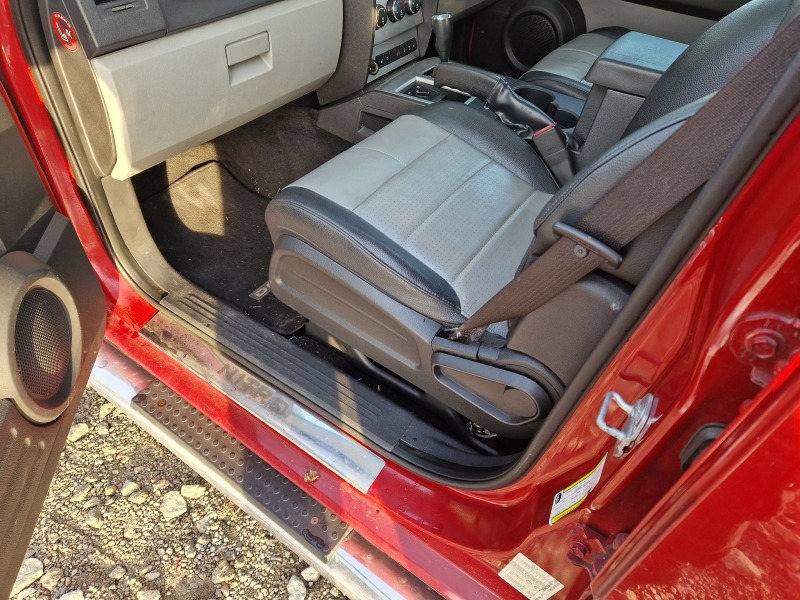 Dodge Nitro 3.7 v6 SXT, снимка 13 - Автомобили и джипове - 39003454