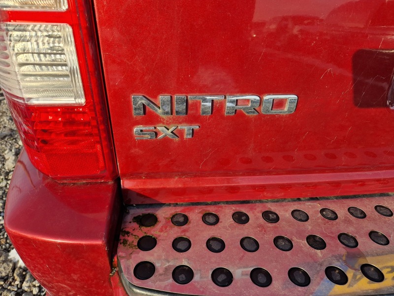 Dodge Nitro 3.7 v6 SXT, снимка 7 - Автомобили и джипове - 39003454