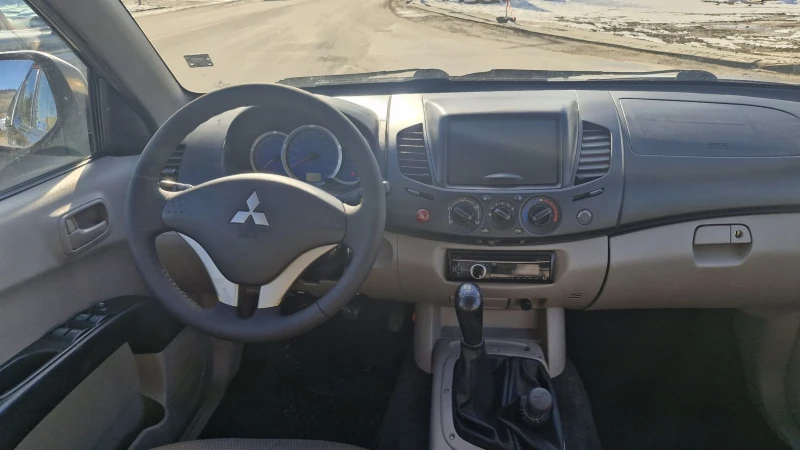 Mitsubishi L200 2, 5 DI-D 4X4 Климатик, снимка 9 - Автомобили и джипове - 48767477