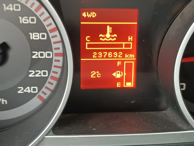 Mitsubishi Outlander 2.0 D, 4x4, 7 места, ПЕРФЕКТЕН, ЛИЗИНГ , снимка 9 - Автомобили и джипове - 53093369