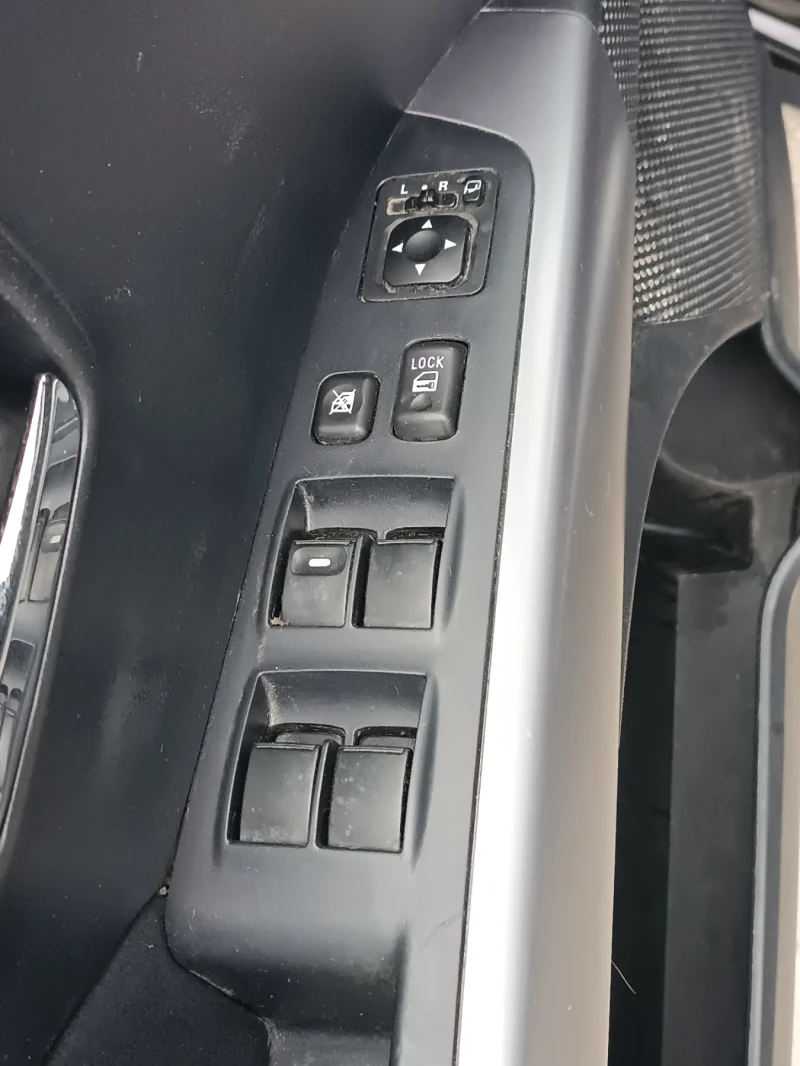 Mitsubishi Outlander 2.0 D, 4x4, 7 места, ПЕРФЕКТЕН, ЛИЗИНГ , снимка 12 - Автомобили и джипове - 53093369