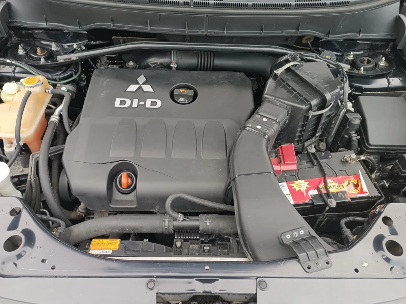 Mitsubishi Outlander 2.0 D, 4x4, 7 места, ПЕРФЕКТЕН, ЛИЗИНГ , снимка 17 - Автомобили и джипове - 53093369