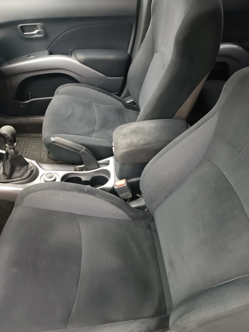 Mitsubishi Outlander 2.0 D, 4x4, 7 места, ПЕРФЕКТЕН, ЛИЗИНГ , снимка 7 - Автомобили и джипове - 53093369