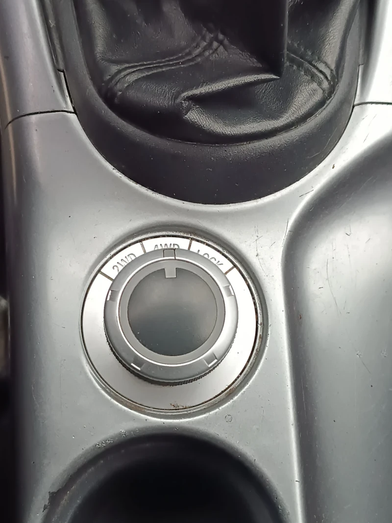 Mitsubishi Outlander 2.0 D, 4x4, 7 места, ПЕРФЕКТЕН, ЛИЗИНГ , снимка 10 - Автомобили и джипове - 53093369