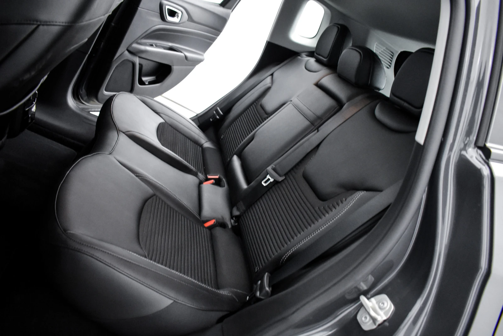 Jeep Compass ALTITUDE 1.3 PHEV Petrol 190 hp AT6 4xe | Mobile.bg   13