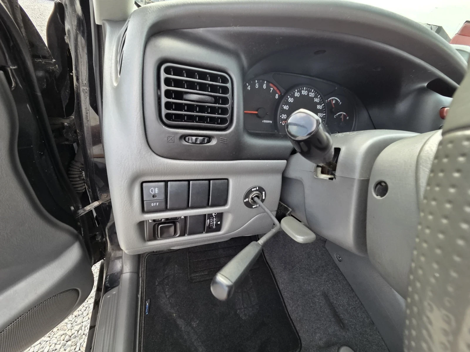 Suzuki Grand vitara GAZ 2.0 КЛИМАТИК - изображение 9