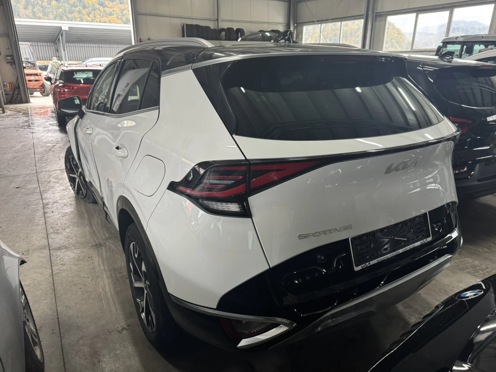 Kia Sportage 1.6i LUXURY - изображение 4